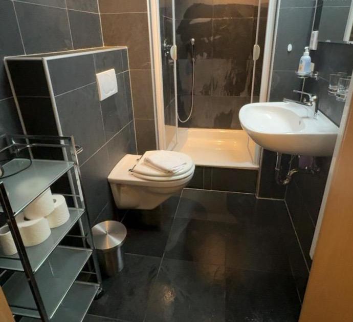 Cozy 1 Room Apartment In Zug Kültér fotó